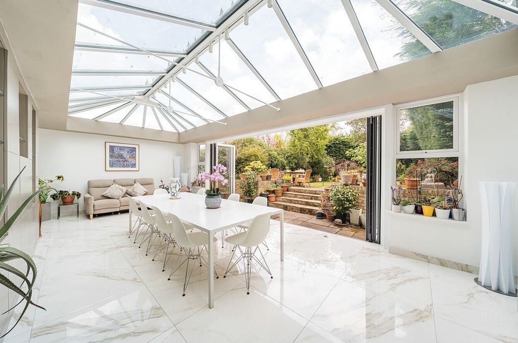 Property photo 2 of 26 Picture No. 31