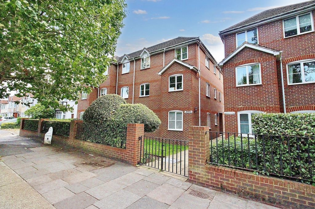 Property photo 1 of 8