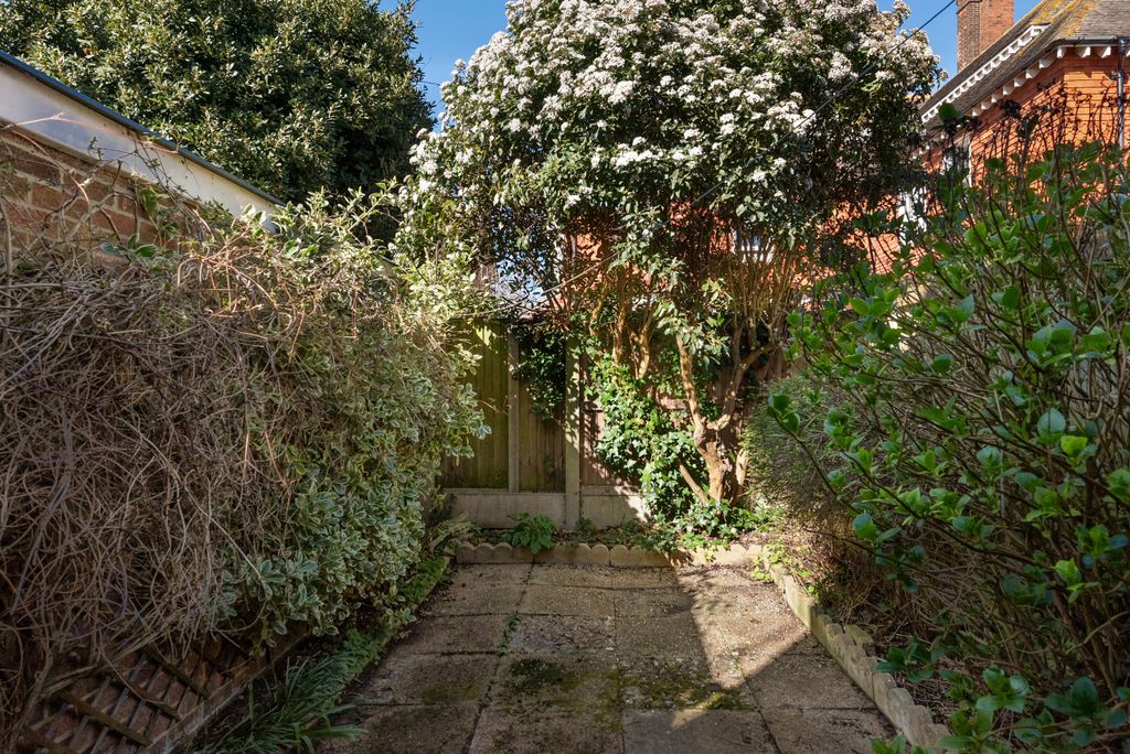 Property photo 3 of 12 Garden