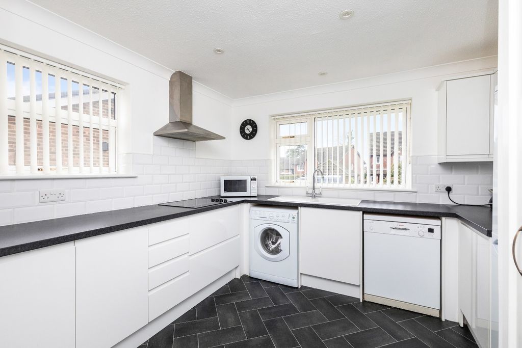 Property photo 2 of 12 4516072