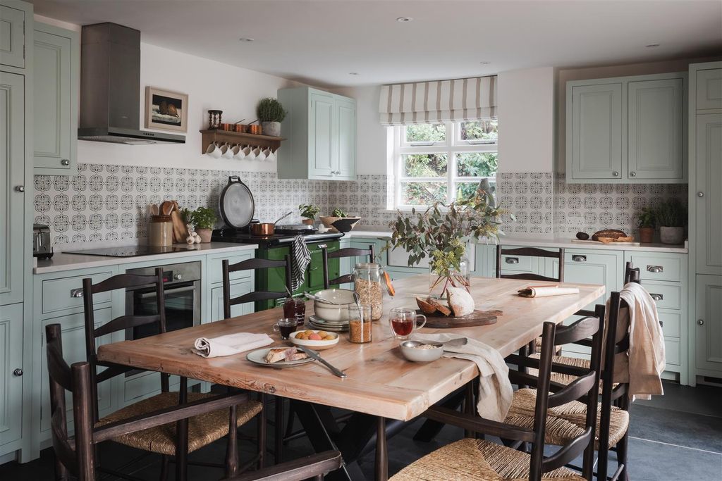 Property photo 3 of 24 Br-16 Kitchen.Jpg