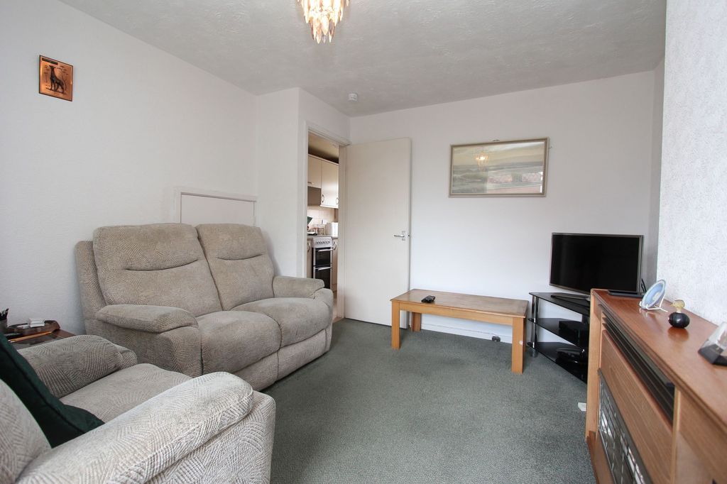Property photo 3 of 11