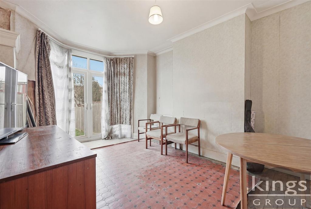 Property photo 2 of 18 Living Room