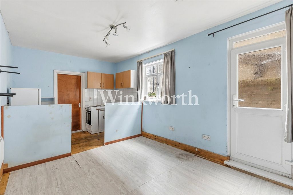 Property photo 3 of 14 Picture No. 08