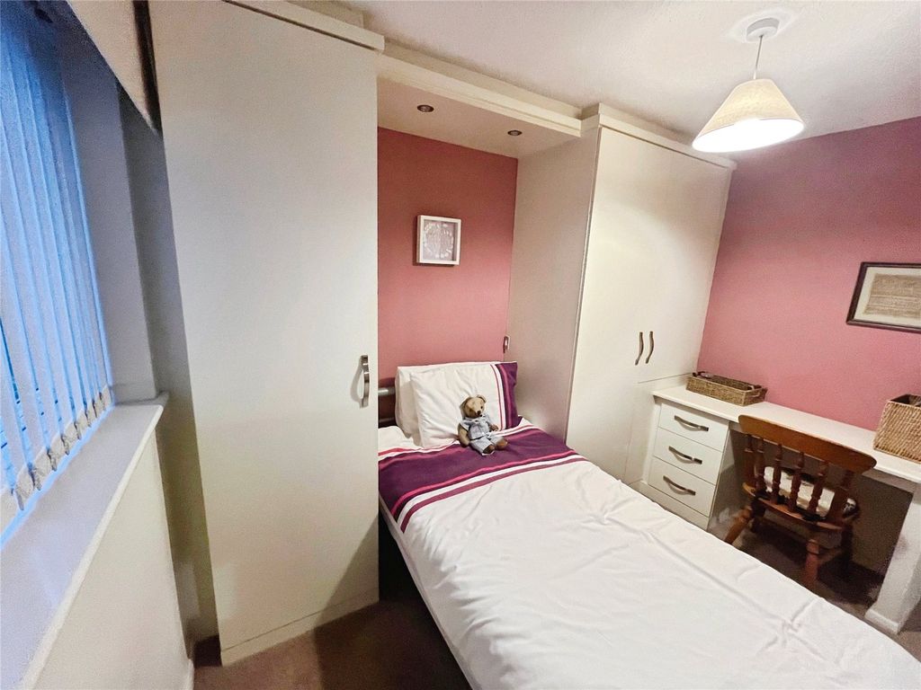 Property photo 3 of 12 Bedroom Space