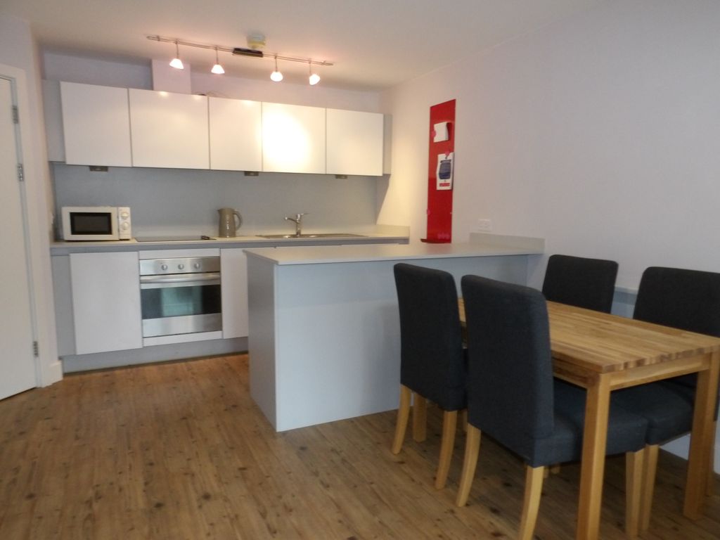 Property photo 3 of 9 Kitchen/Dining