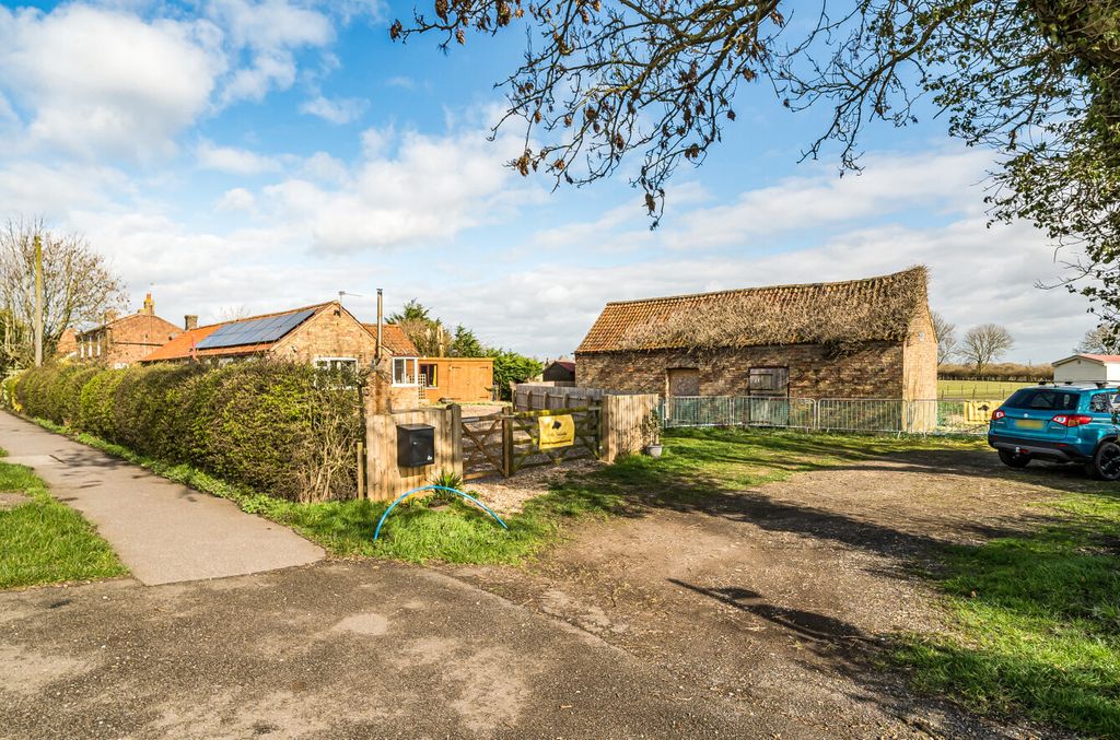 Property photo 2 of 24