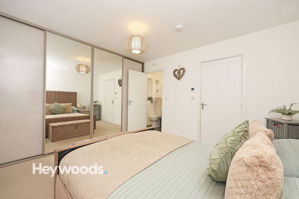 Property photo 3 of 39