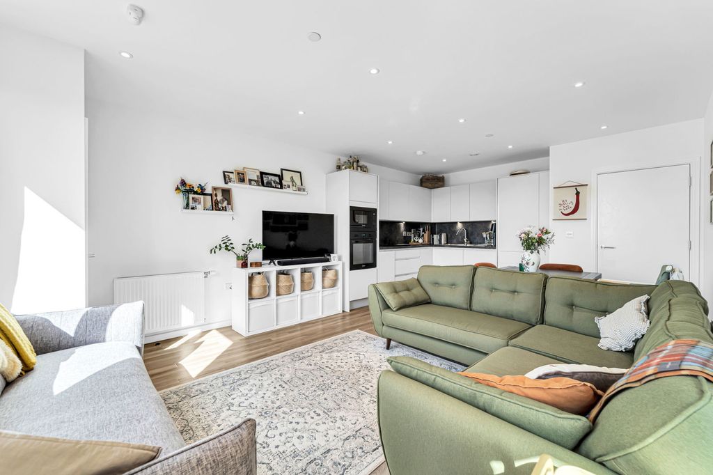 Property photo 3 of 13