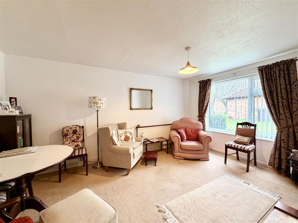 Property photo 3 of 9 3