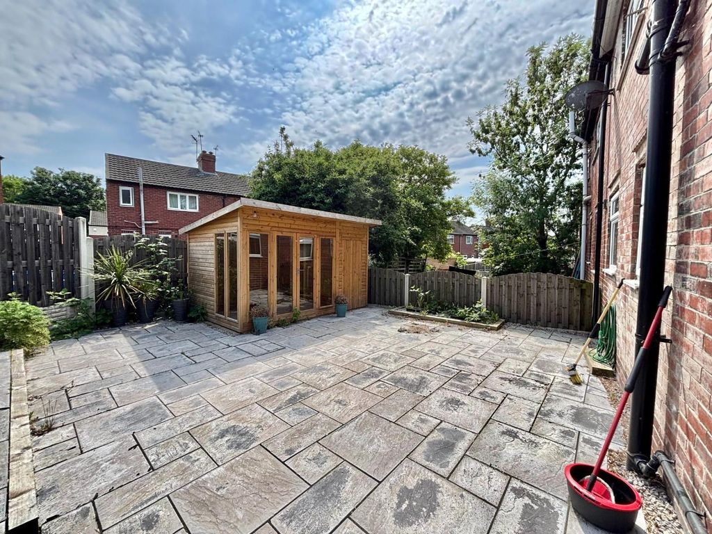 Property photo 2 of 15 Dd11Ff8F-d02A-48A7-Bcd5-4270Fd45B3d0.Jpg