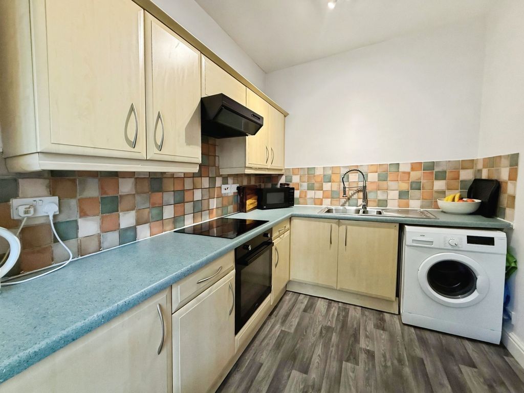 Property photo 2 of 10