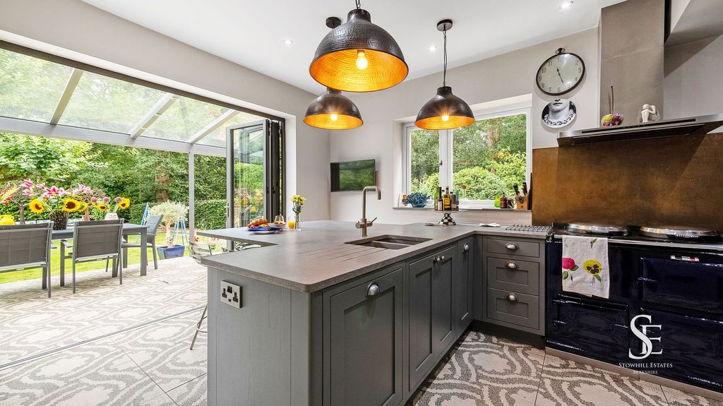 Property photo 3 of 38 Kitchen