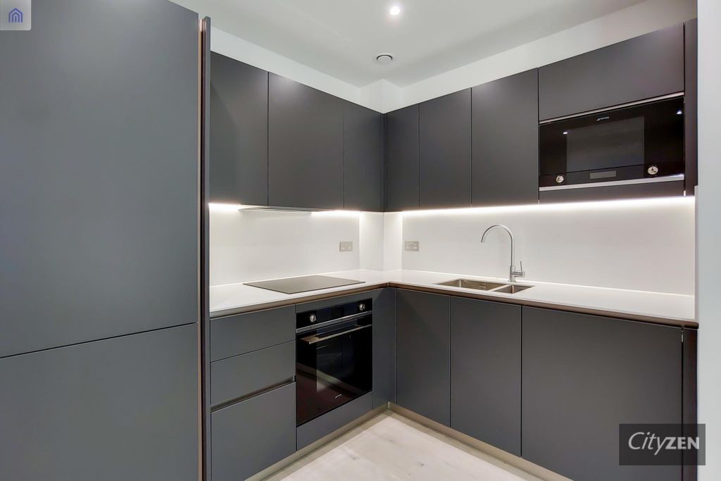 Property photo 2 of 17 Kitchen