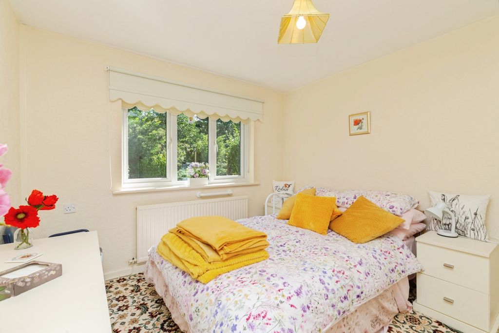 Property photo 3 of 14 Bedroom