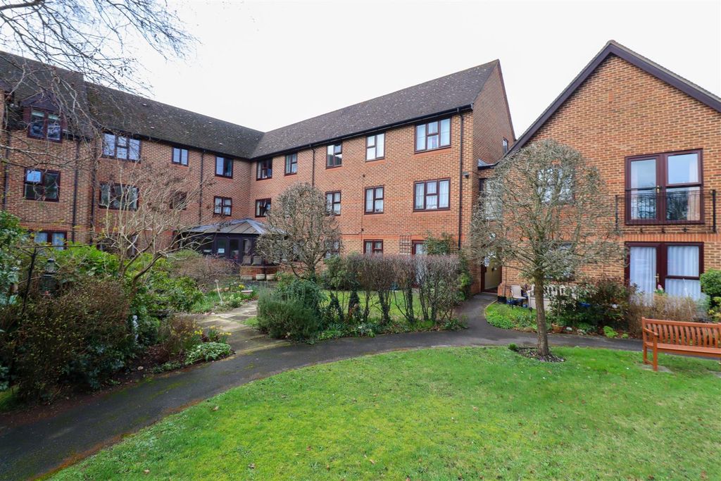 Property photo 2 of 12 Communal Grounds