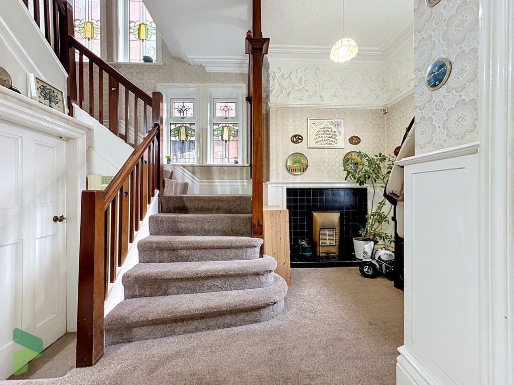 Property photo 2 of 40