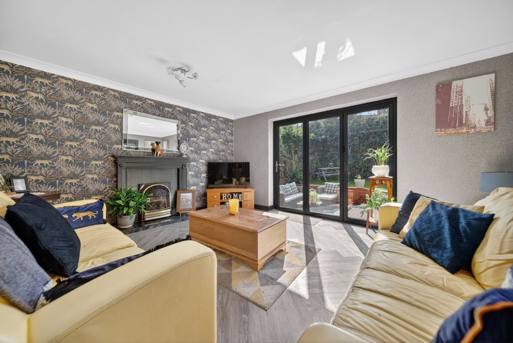 Property photo 2 of 23 Picture No. 22