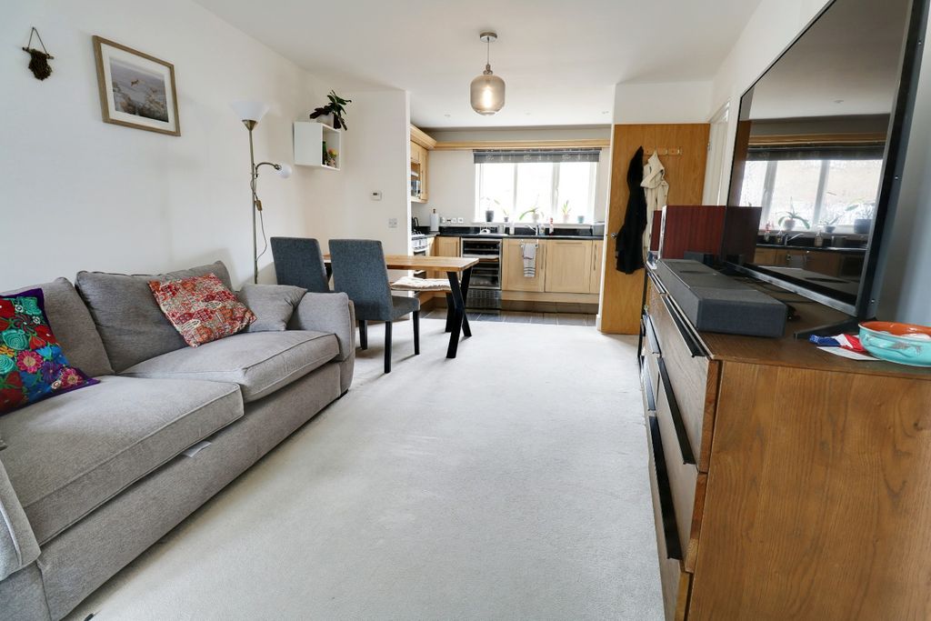 Property photo 1 of 15 5288520