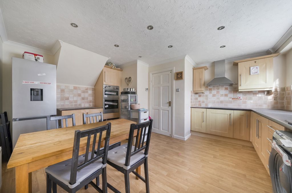 Property photo 2 of 21 138350915691c56929733c