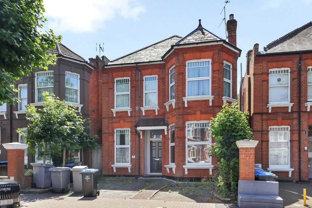 Property photo 1 of 8