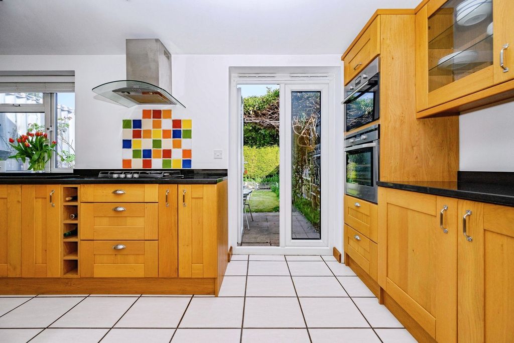 Property photo 3 of 20 Pbox-Img.Jpg