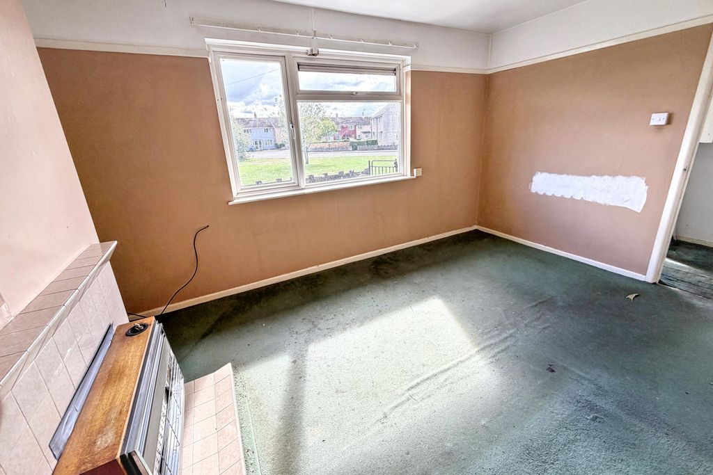 Property photo 3 of 14 38 Allington Way, Chippenham, Wiltshire, Sn14 0Jt