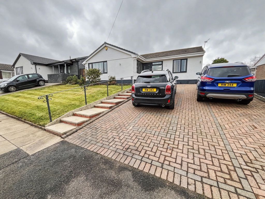 Property photo 1 of 47