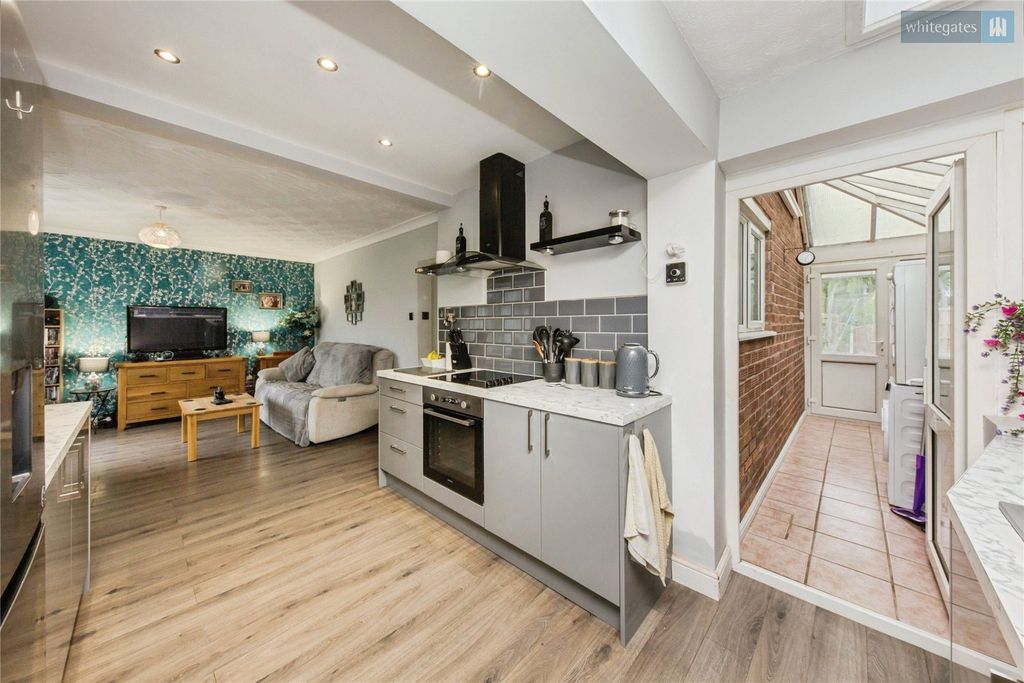 Property photo 3 of 15 Picture No. 05