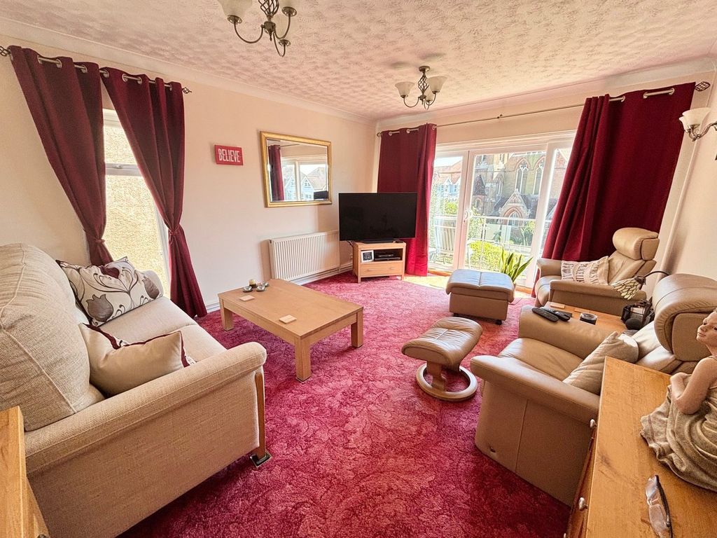 Property photo 3 of 18