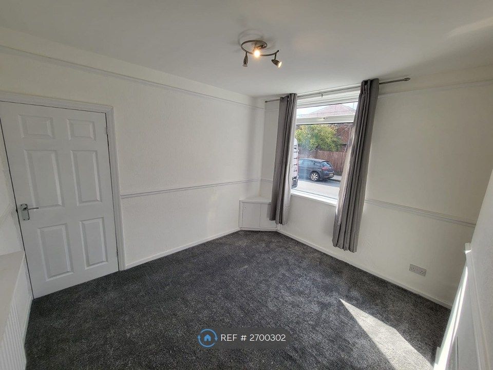 Property photo 3 of 9 Front Room