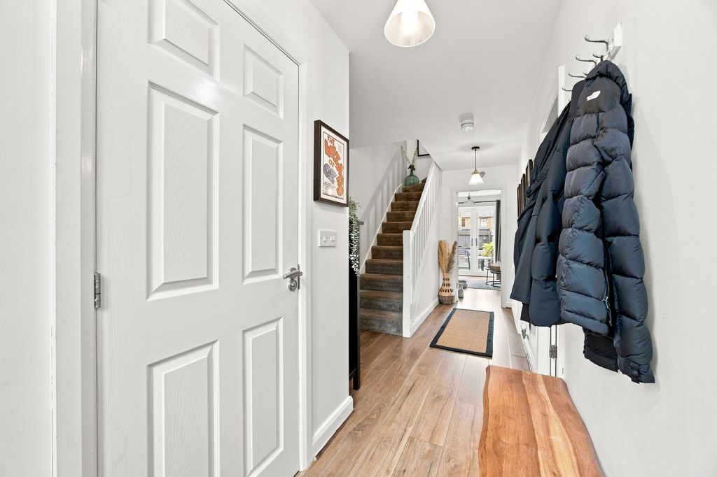 Property photo 2 of 26