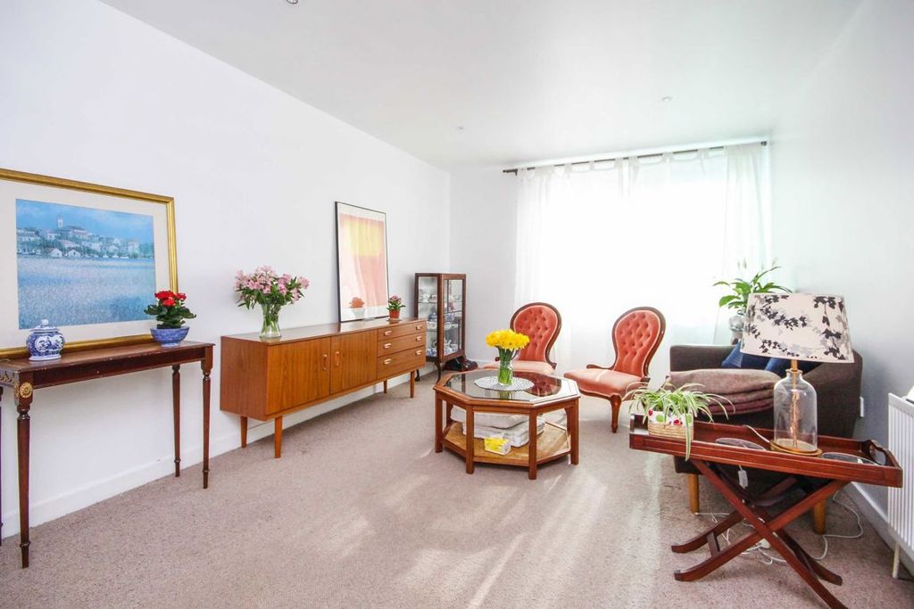 Property photo 2 of 4