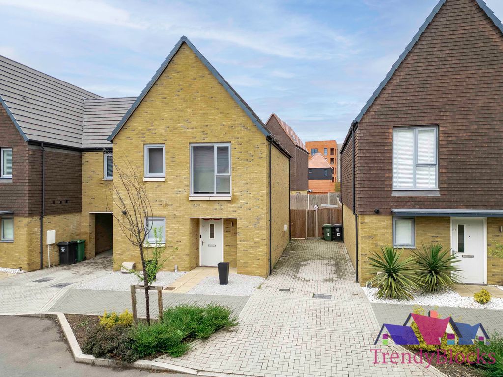 Property photo 1 of 27