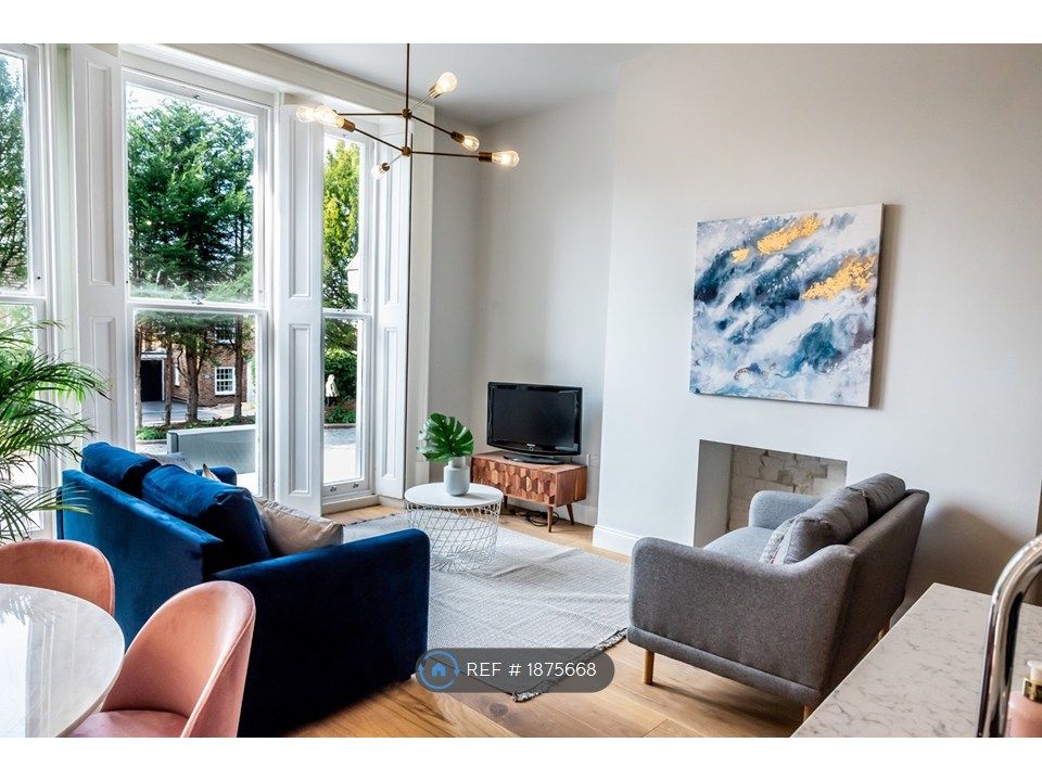 Property photo 2 of 12 Sitting Area