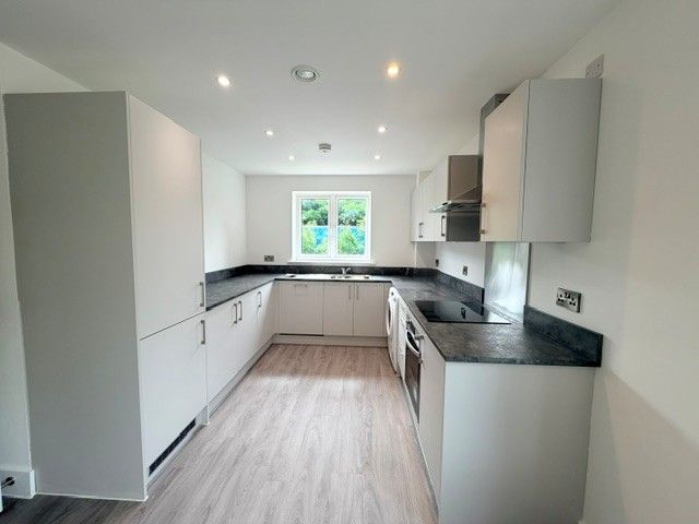 Property photo 3 of 12 Kitchen