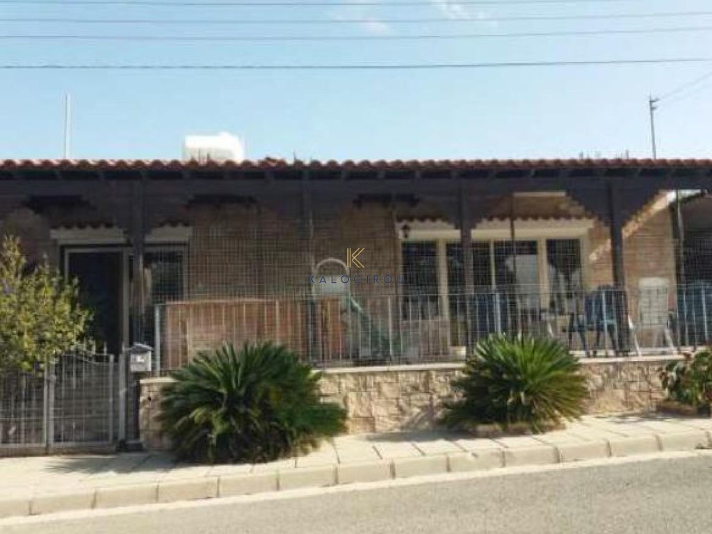 Property photo 1 of 2
