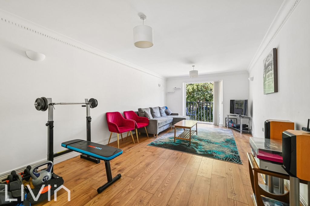 Property photo 3 of 12 Macmillan Way, 166-14