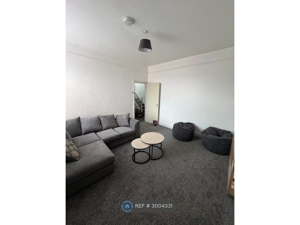 Property photo 2 of 6 Living Room
