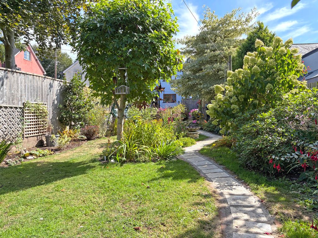 Property photo 1 of 20 Photo 10