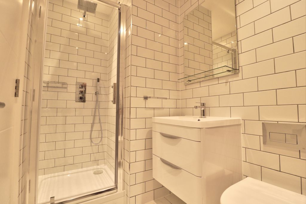 Property photo 3 of 7 Img_0329_30_31_Balan