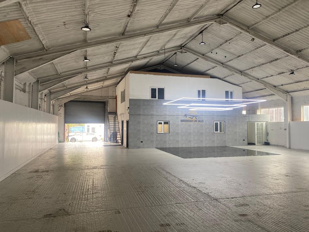 Property photo 3 of 5