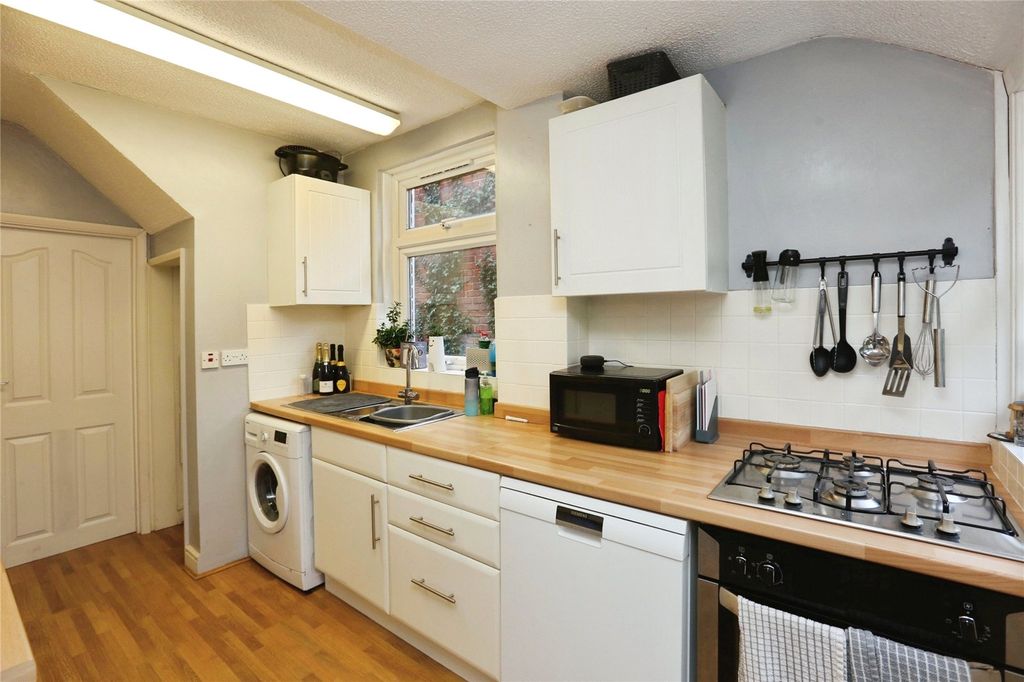 Property photo 3 of 16 Picture No. 10