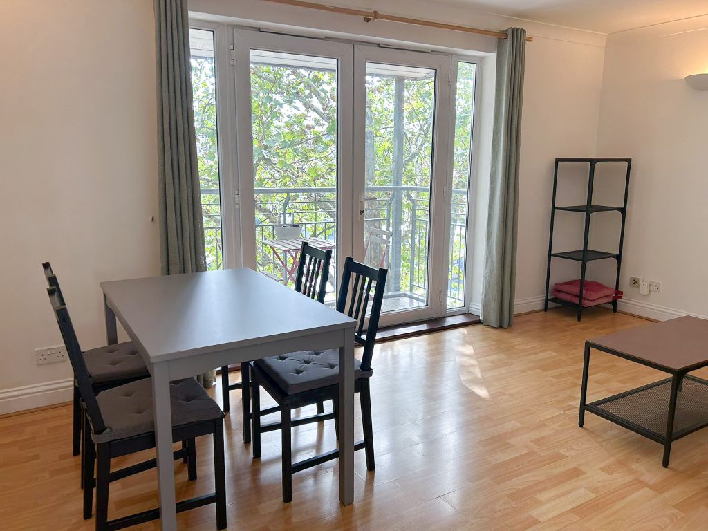 Property photo 1 of 18 Living