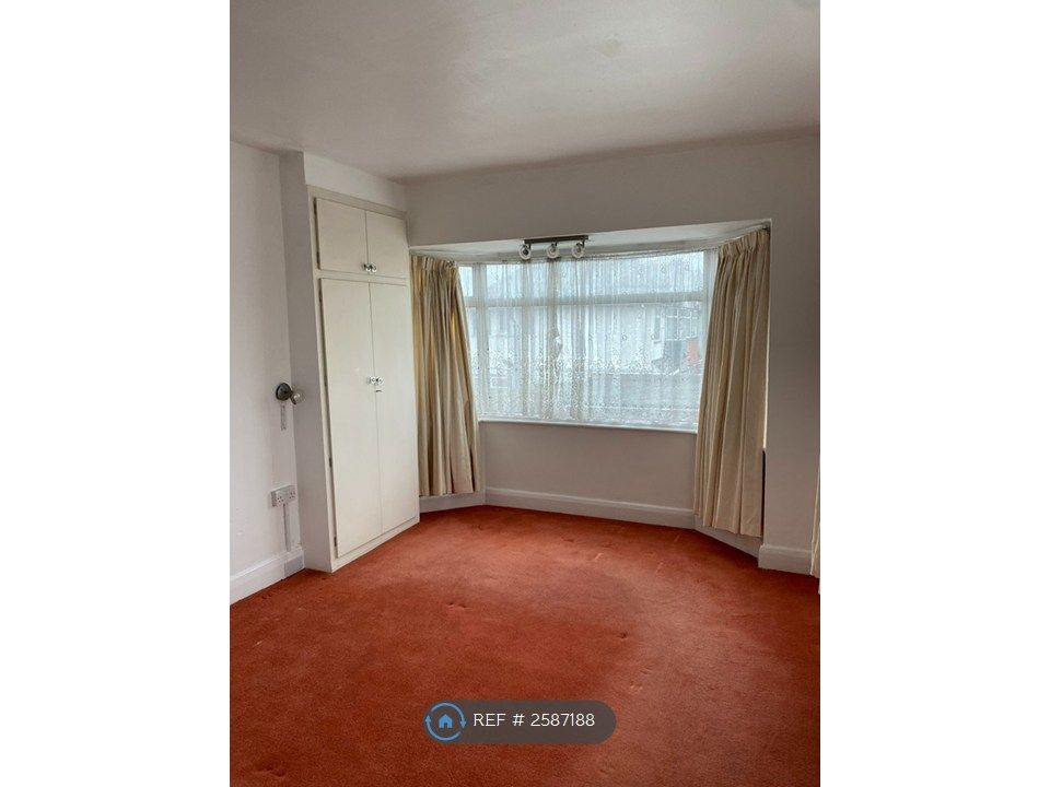 Property photo 3 of 16 Bedroom 2