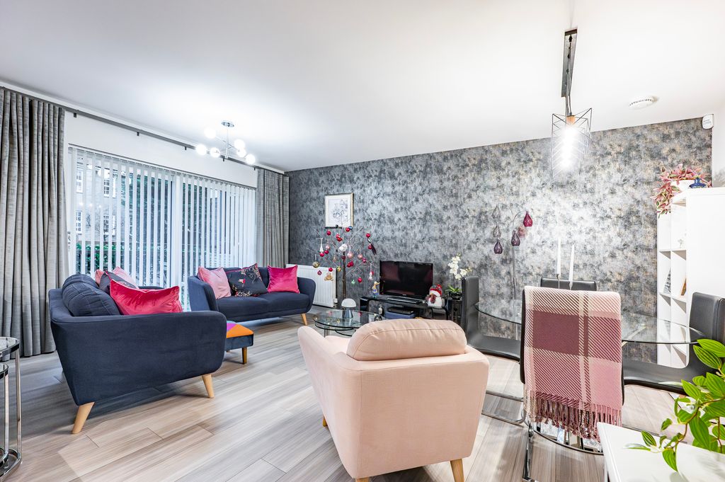 Property photo 2 of 27