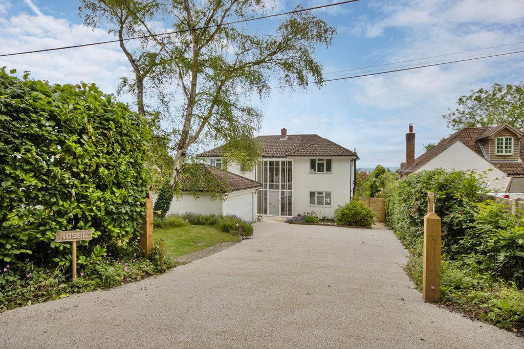 Property photo 1 of 33