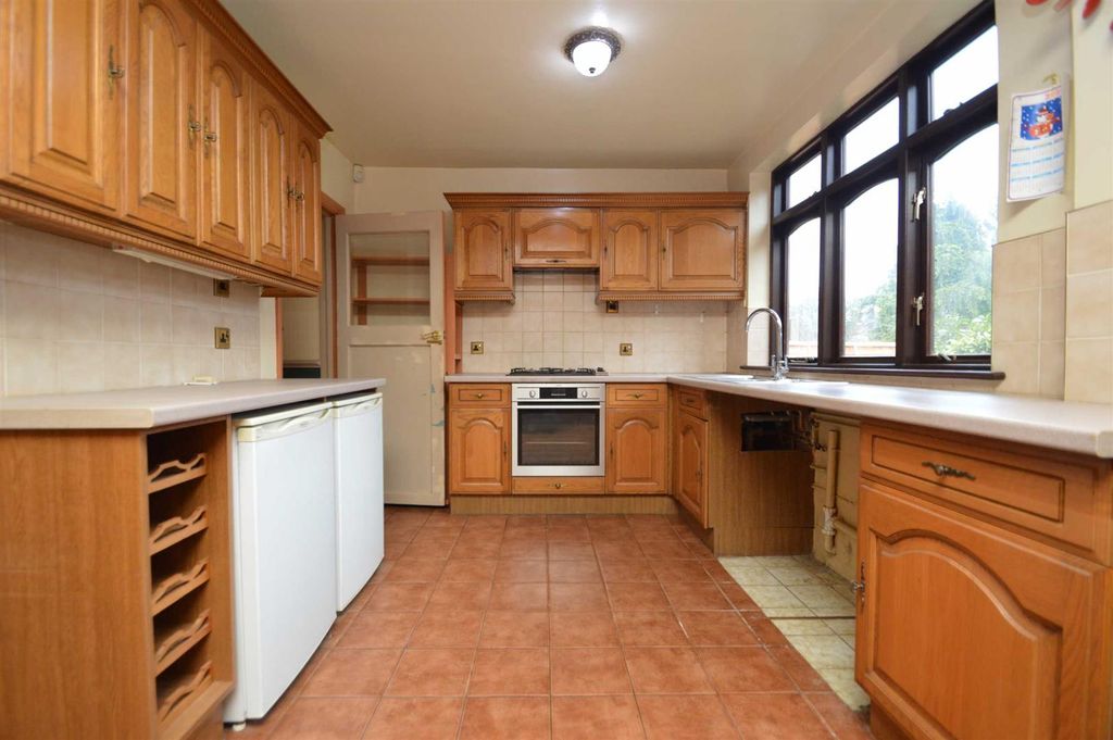 Property photo 3 of 24