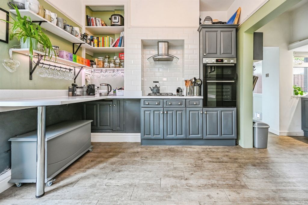 Property photo 2 of 25