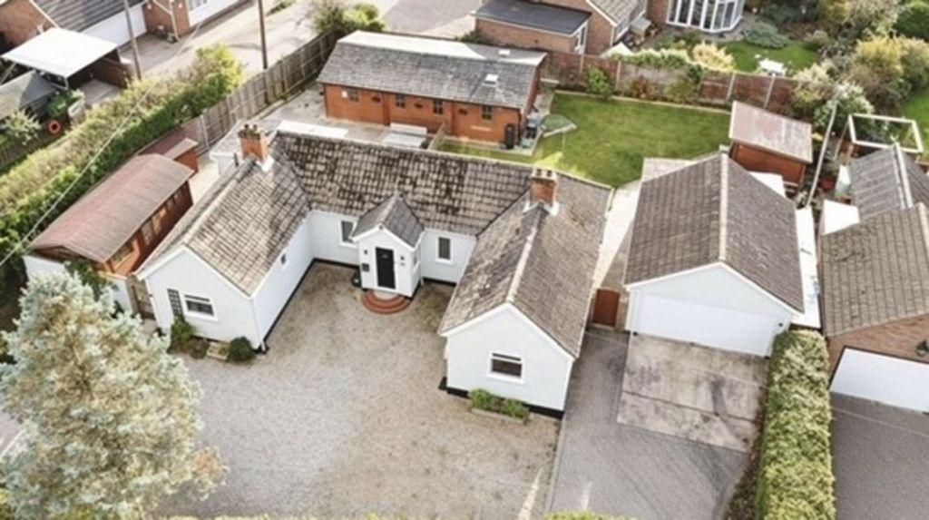 Property photo 2 of 17